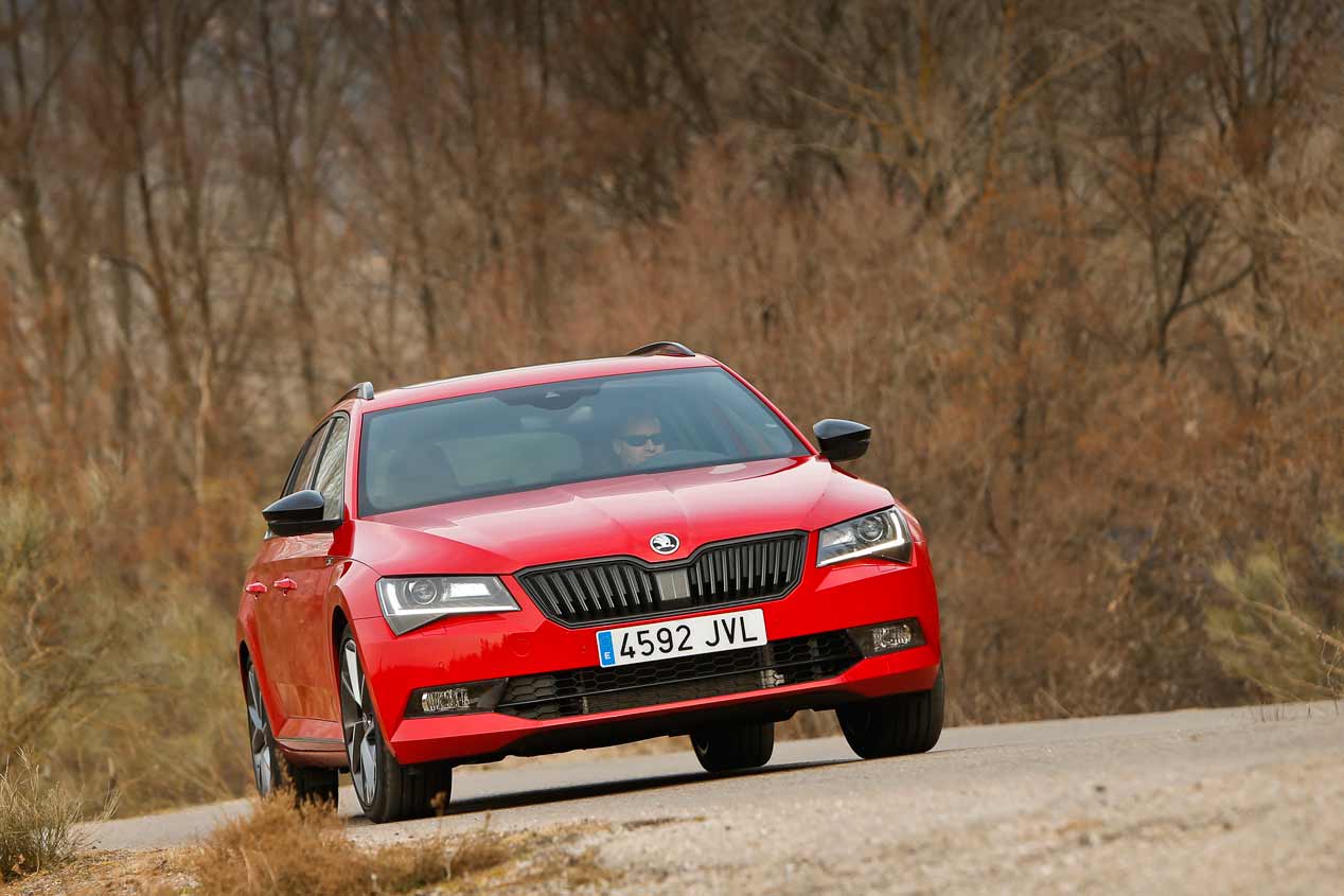 Skoda Superb Combi 2.0 TSI 4x4 Sportline: muy amplio y deportivo