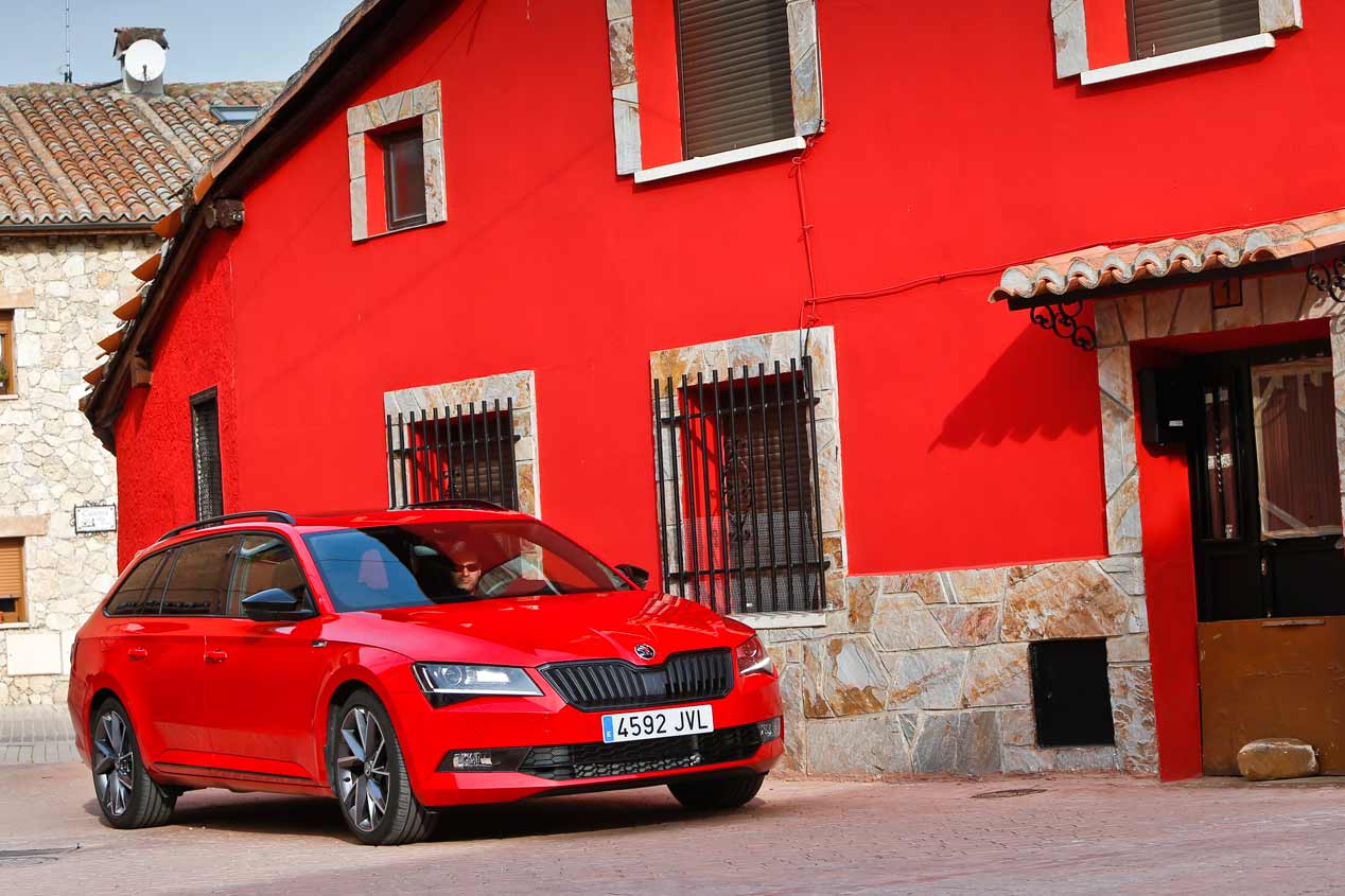 Skoda Superb Combi 2.0 TSI 4x4 Sportline: muy amplio y deportivo