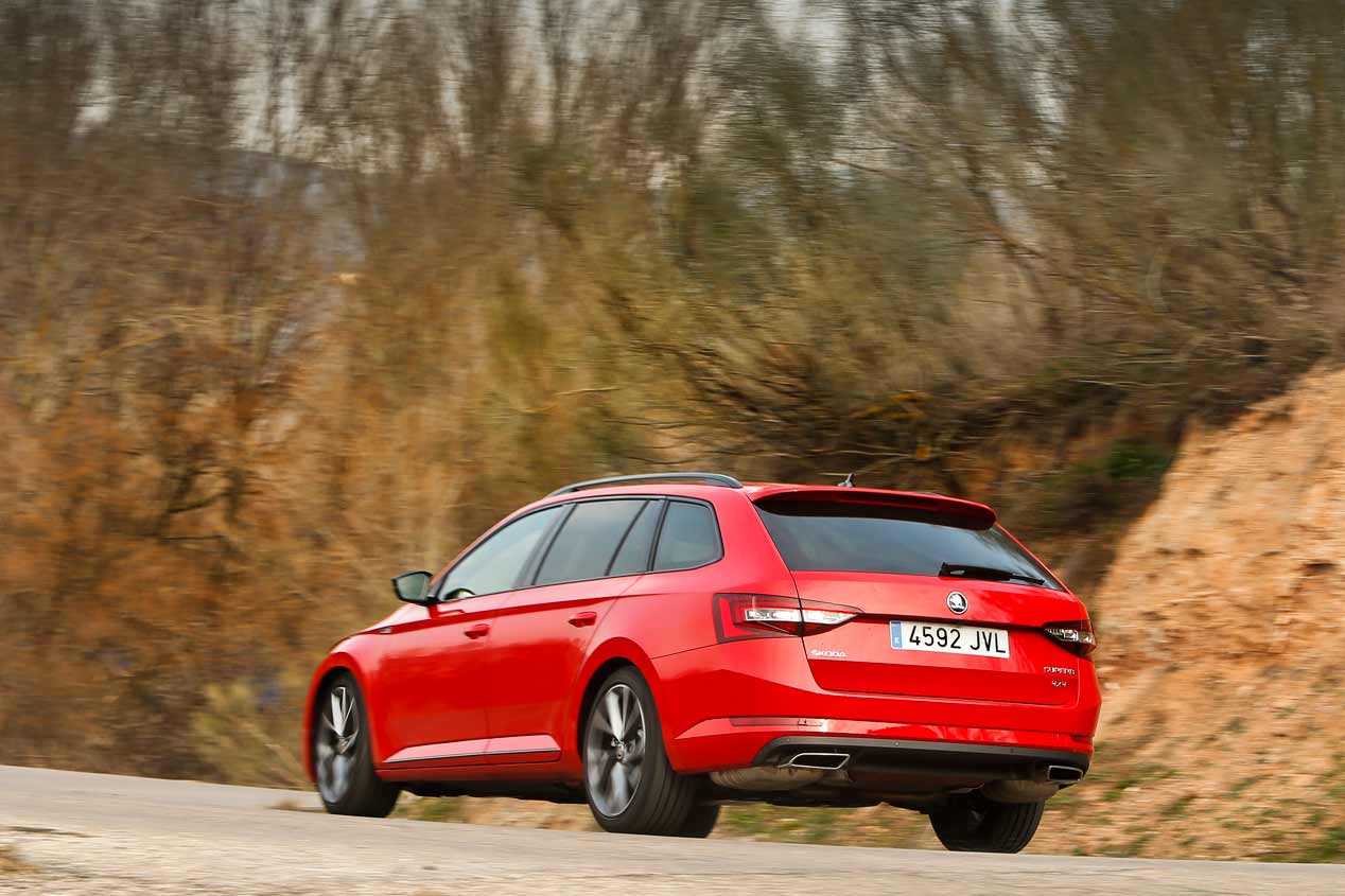 Skoda Superb Combi 2.0 TSI 4x4 Sportline: muy amplio y deportivo