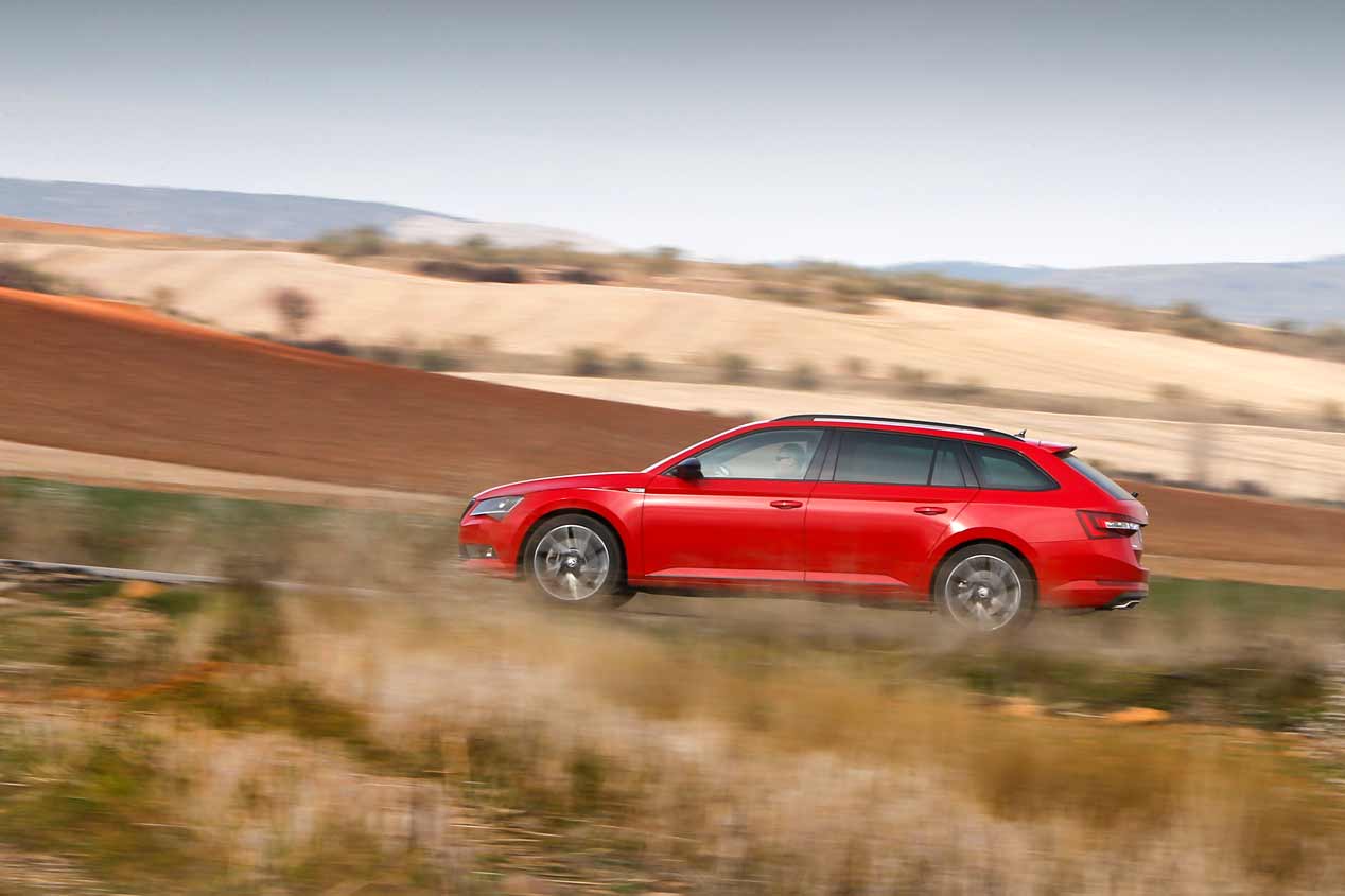 Skoda Superb Combi 2.0 TSI 4x4 Sportline: muy amplio y deportivo