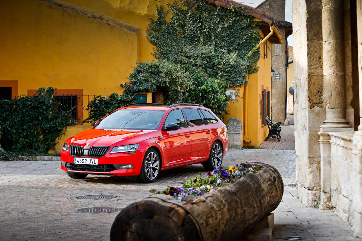 Skoda Superb Combi 2.0 TSI 4x4 Sportline: muy amplio y deportivo