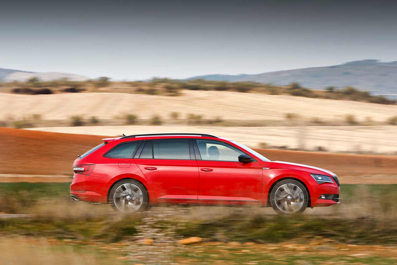 Skoda Superb Combi 2.0 TSI 4x4 Sportline: muy amplio y deportivo