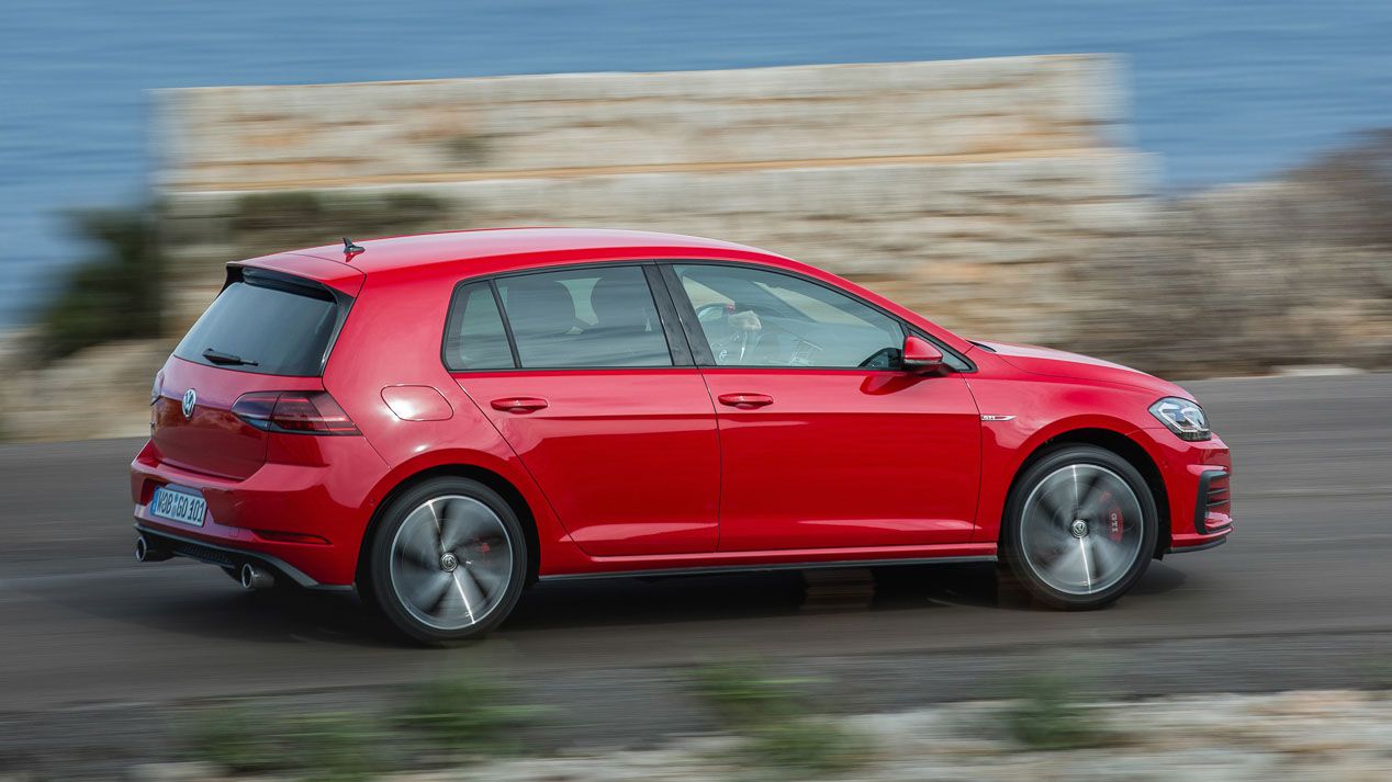 Probamos los Golf más deportivos: GTi Performance y Golf R