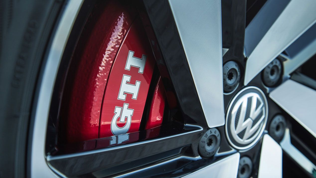 Probamos los Golf más deportivos: GTi Performance y Golf R