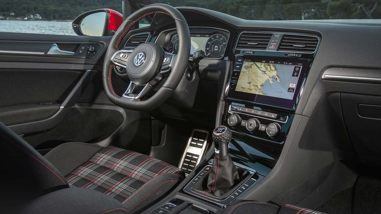 Probamos los Golf más deportivos: GTi Performance y Golf R