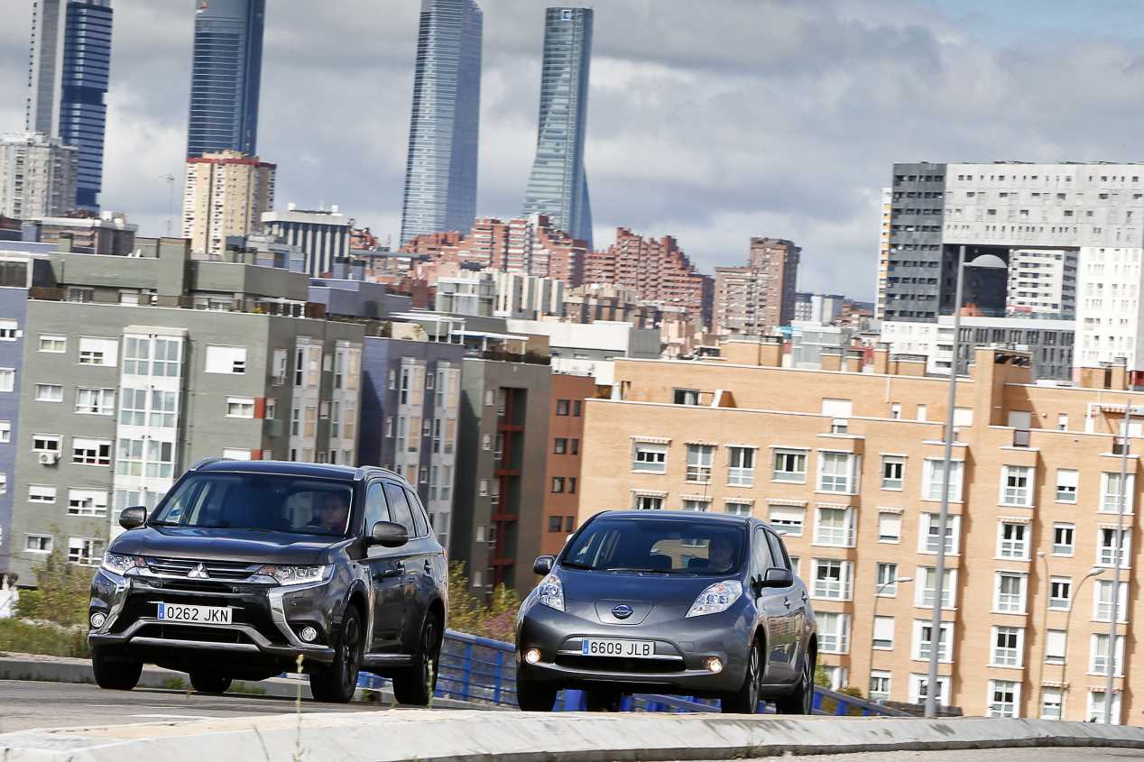 Comparativa: Mitsubishi Outlander PHEV vs Nissan Leaf, ¿cuál es mejor?
