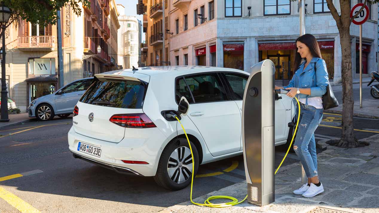 VW e-Golf y Golf GTE, probamos los Golf más eficientes