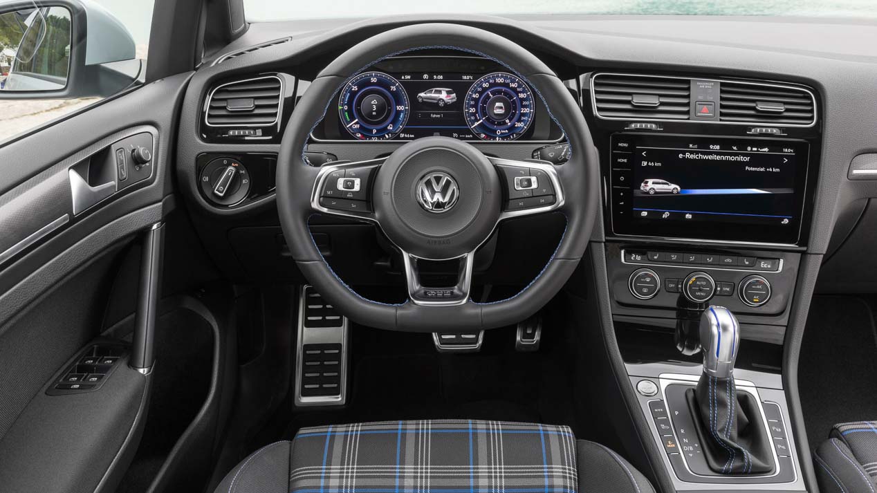 VW e-Golf y Golf GTE, probamos los Golf más eficientes