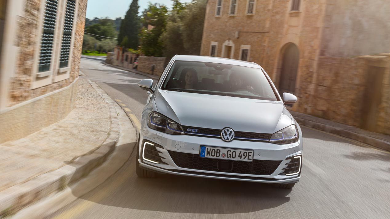 VW e-Golf y Golf GTE, probamos los Golf más eficientes