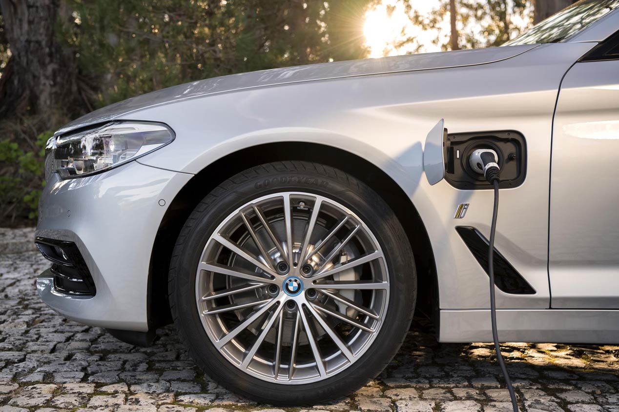 BMW 530e iPerformance, un nuevo híbrido enchufable
