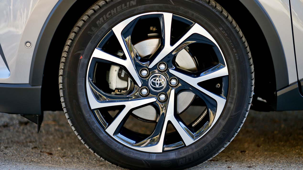 Kia Niro vs Toyota C-HR: SUV, híbridos y muy originales