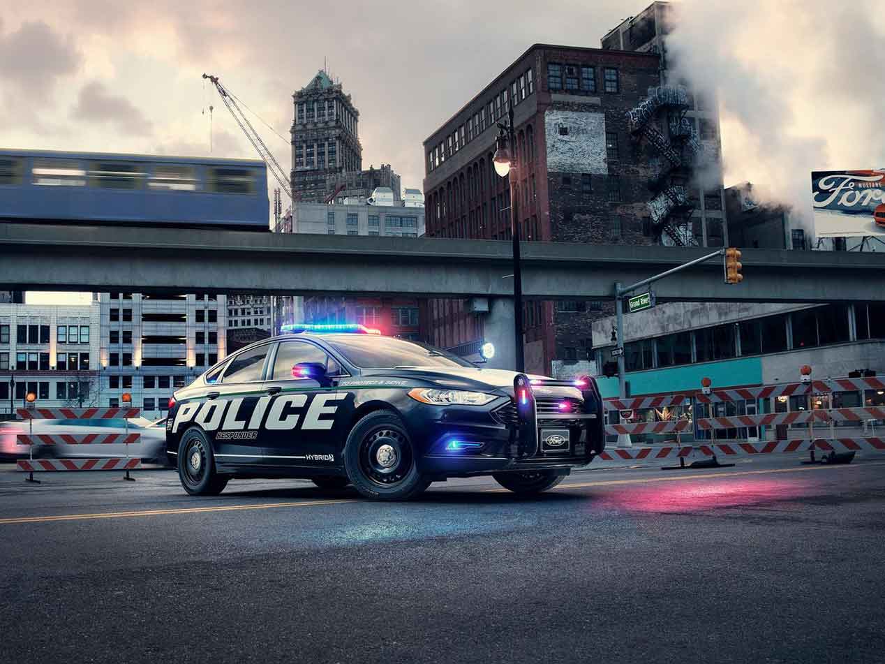 Ford Police Responder Hybrid Sedan y Nissan Copzilla, los futuros coches patrulla de la policía estadounidense