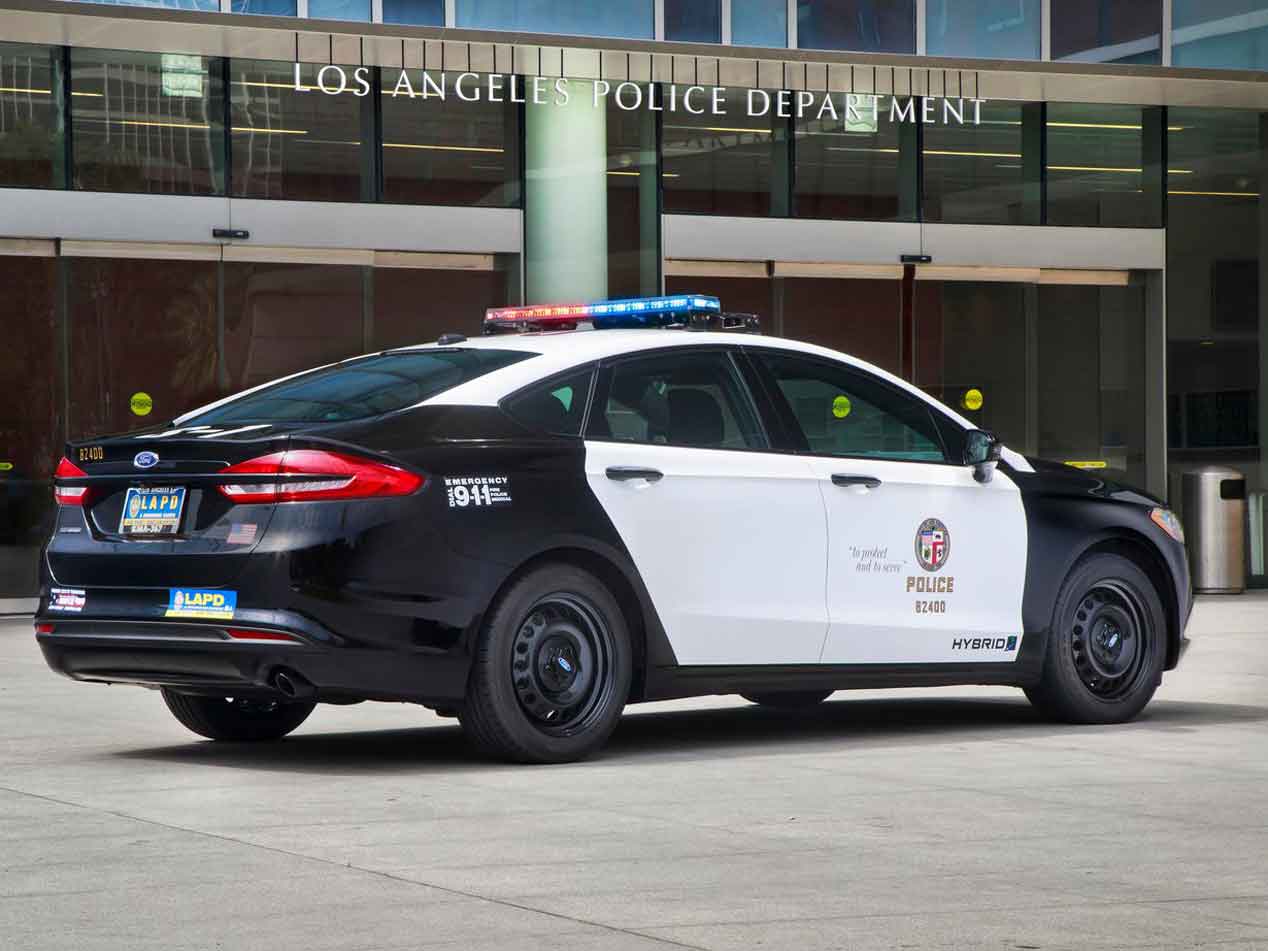 Ford Police Responder Hybrid Sedan y Nissan Copzilla, los futuros coches patrulla de la policía estadounidense