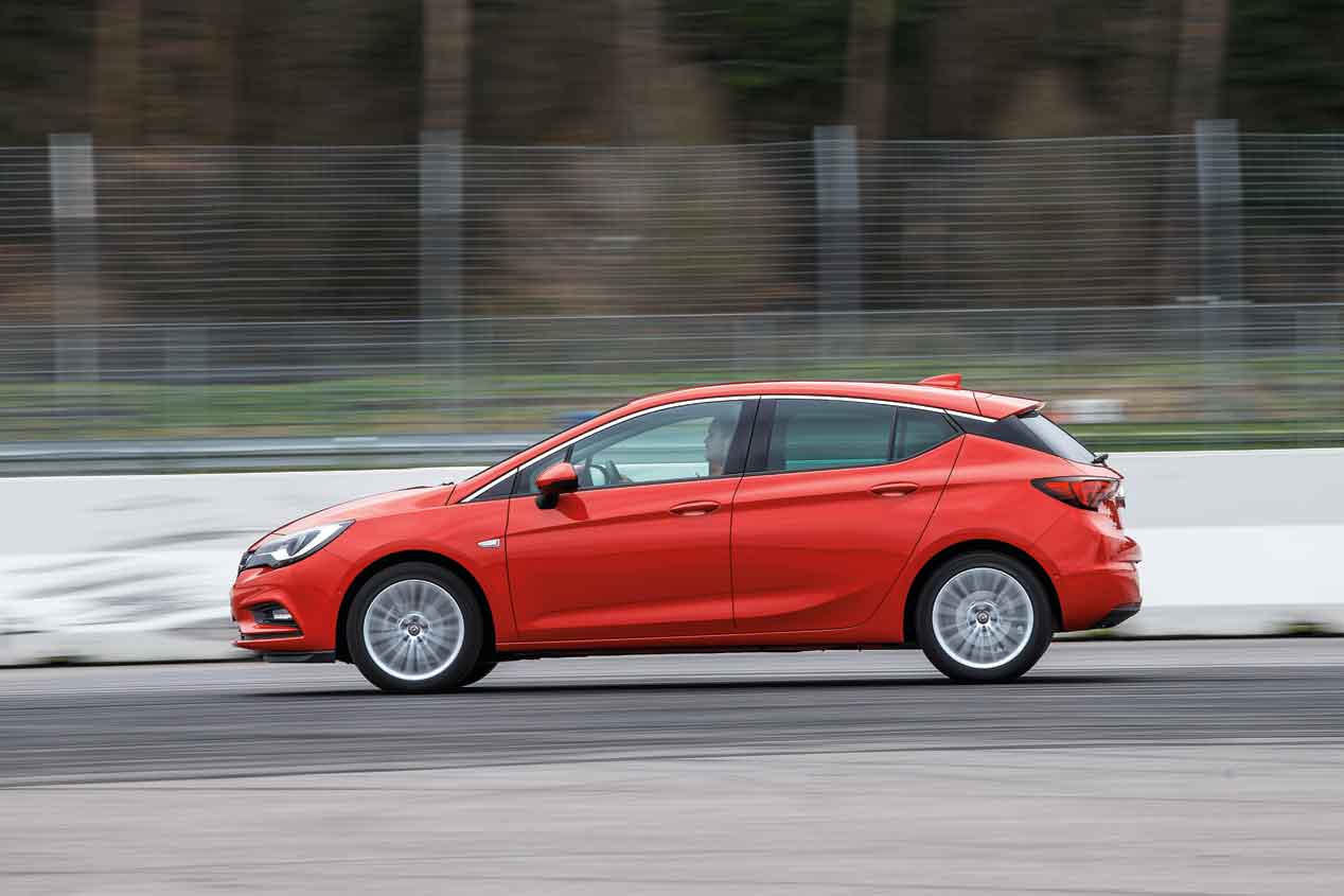 Todos contra todos: Honda Civic, Hyundai i30, Opel Astra y Volkswagen Golf  en un duelo de compactos
