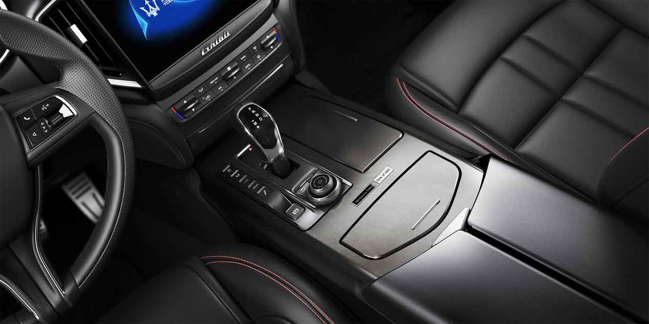 Maserati Ghibli Nerissimo, la edición especial de la berlina italiana presentada en el Salón de Nueva York