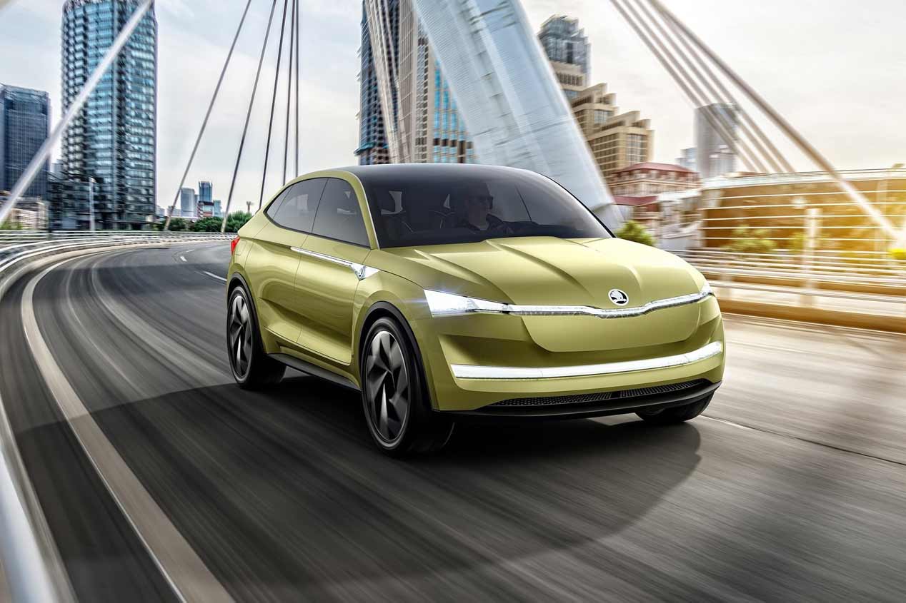 A los mandos del Skoda Vision E mediante realidad virtual