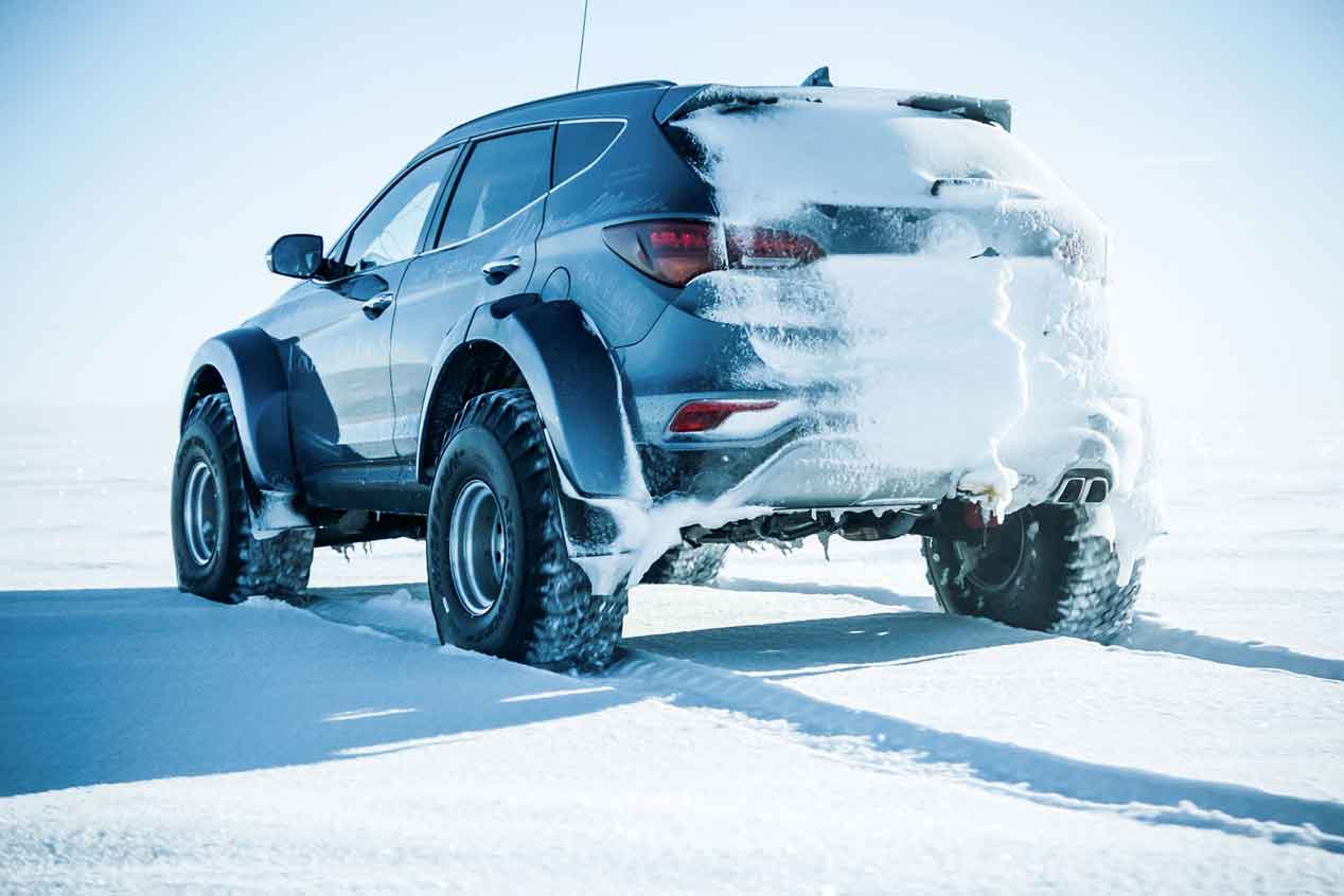 El coche que cruzó los hielos de la Antártida