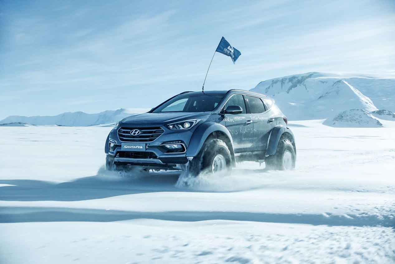 El coche que cruzó los hielos de la Antártida