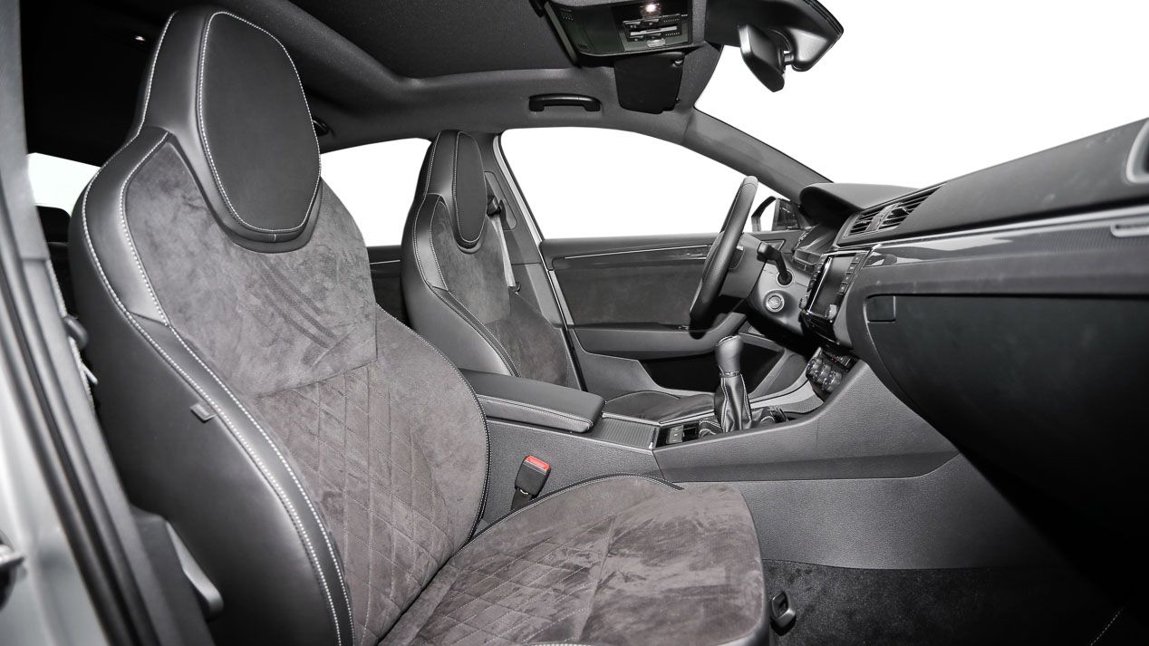 Comparativa: Mazda 6 2.5 Skyactiv-G vs Skoda Superb 1.8 TSI