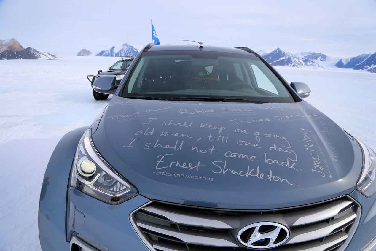 El coche que cruzó los hielos de la Antártida