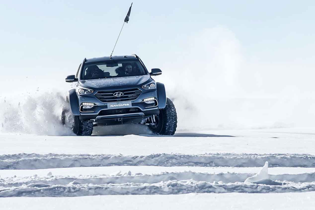 El coche que cruzó los hielos de la Antártida