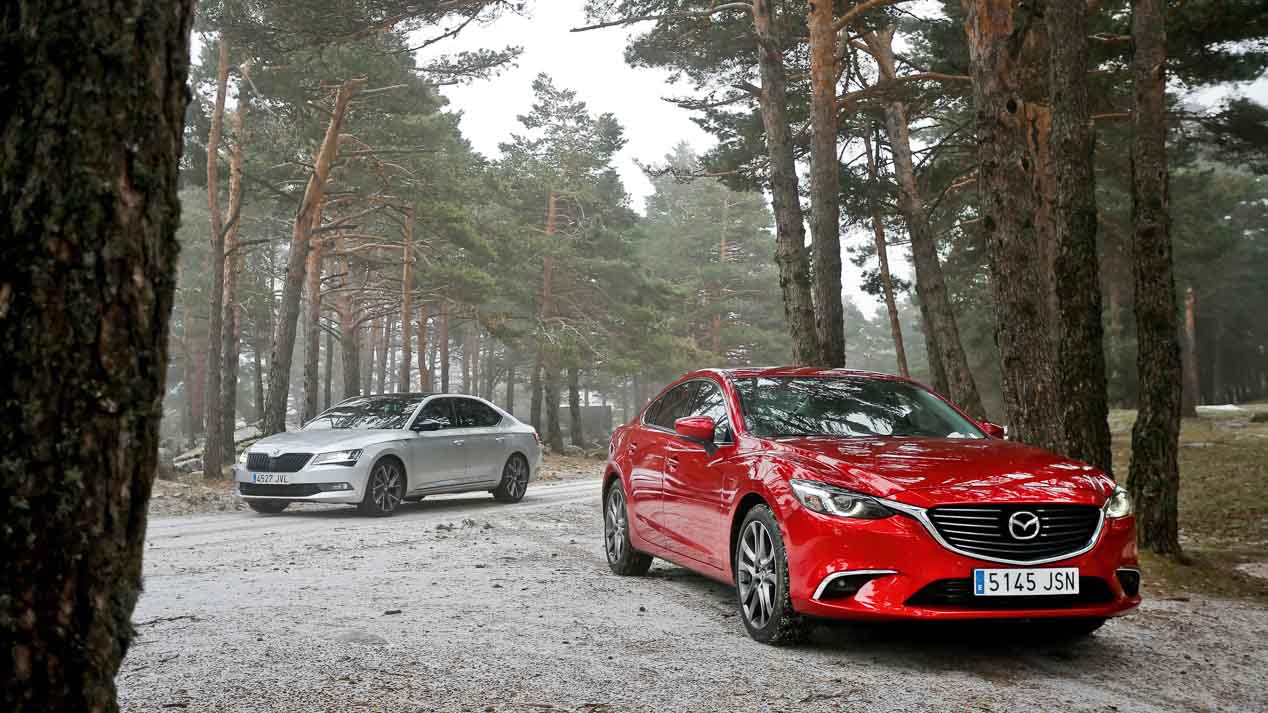 Comparativa: Mazda 6 2.5 Skyactiv-G vs Skoda Superb 1.8 TSI