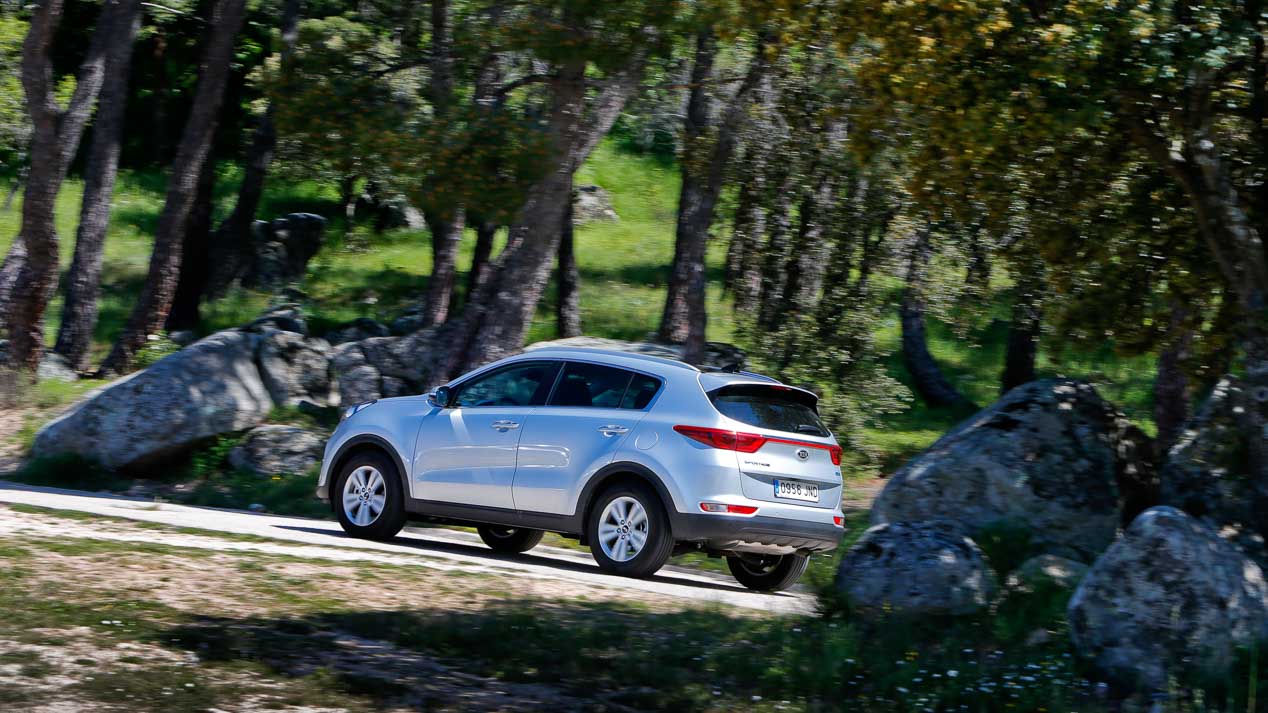 Comparativa: Kia Sportage 1.7 CRDi vs Peugeot 3008 1.6 BlueHDi vs Renault Kadjar 1.5 dCi