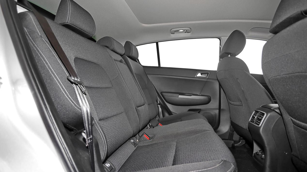Comparativa: Kia Sportage 1.7 CRDi vs Peugeot 3008 1.6 BlueHDi vs Renault Kadjar 1.5 dCi