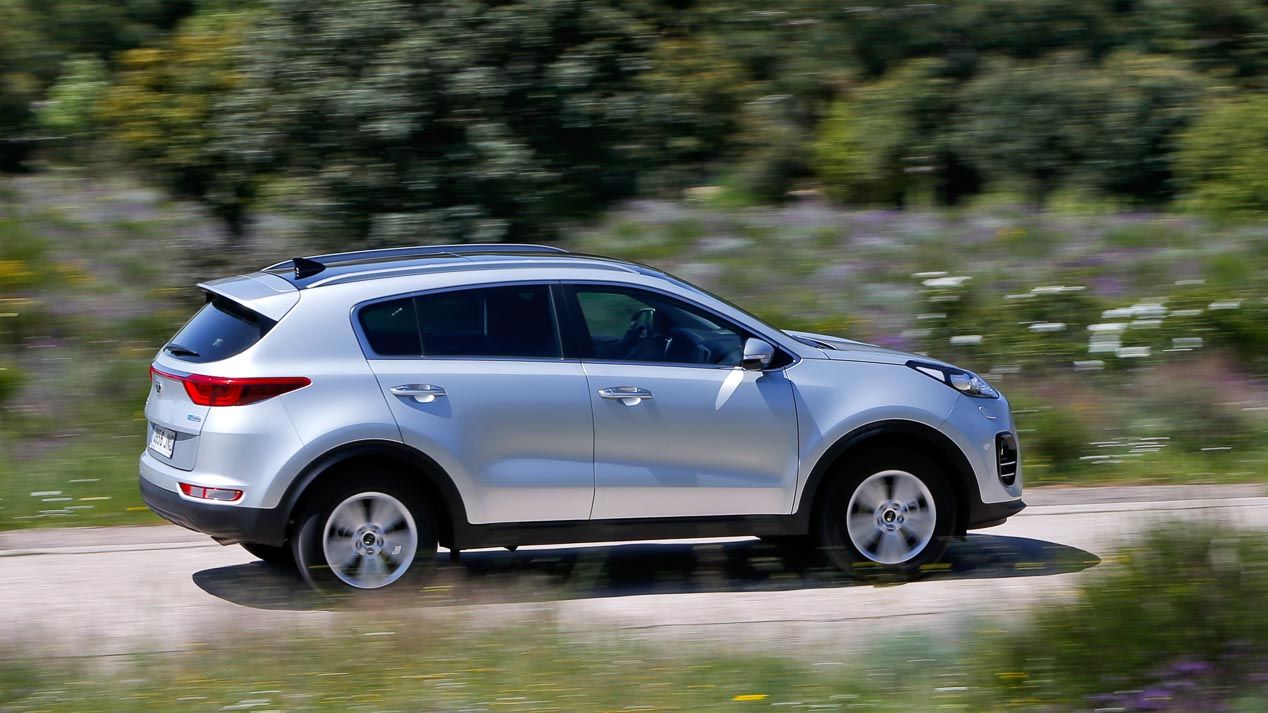 Comparativa: Kia Sportage 1.7 CRDi vs Peugeot 3008 1.6 BlueHDi vs Renault Kadjar 1.5 dCi