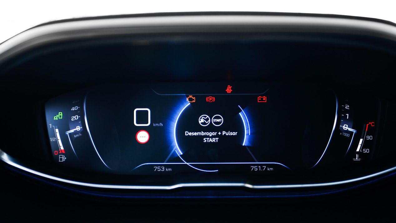 Comparativa: Kia Sportage 1.7 CRDi vs Peugeot 3008 1.6 BlueHDi vs Renault Kadjar 1.5 dCi