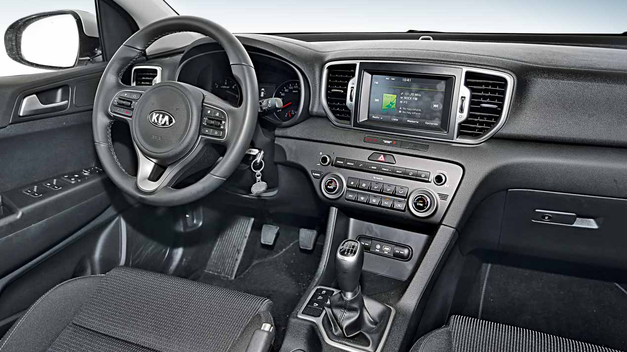 Comparativa: Kia Sportage 1.7 CRDi vs Peugeot 3008 1.6 BlueHDi vs Renault Kadjar 1.5 dCi