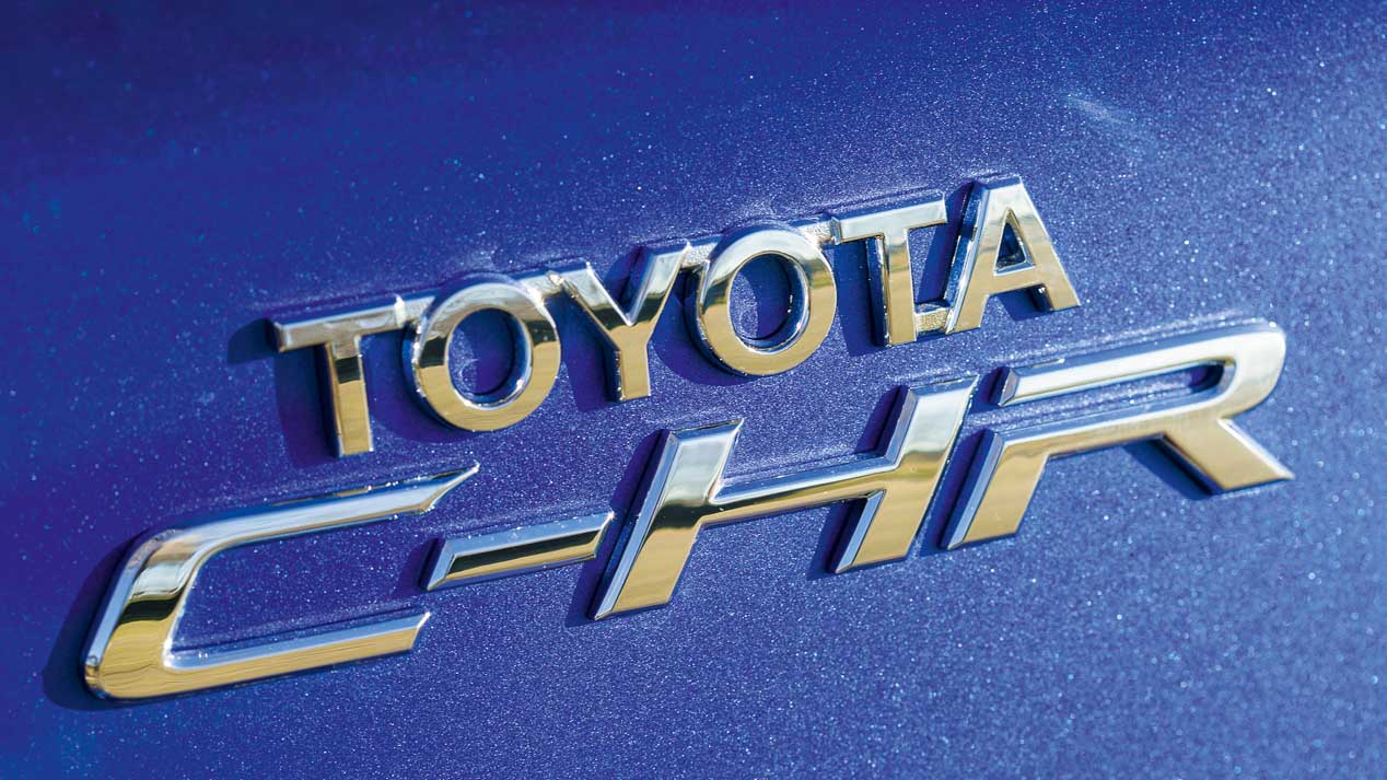 Comparativa: Mercedes GLA 200d vs Toyota C-HR
