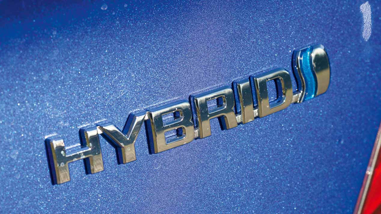 Comparativa: Mercedes GLA 200d vs Toyota C-HR