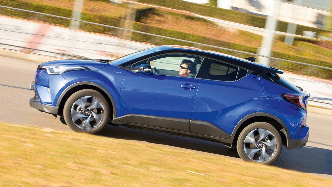 Comparativa: Mercedes GLA 200d vs Toyota C-HR