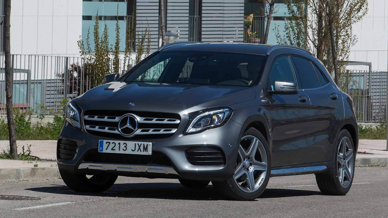 Comparativa: Mercedes GLA 200d vs Toyota C-HR
