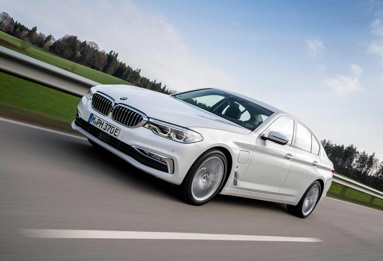 A prueba los BMW M550i xDrive y 530e iPerformance