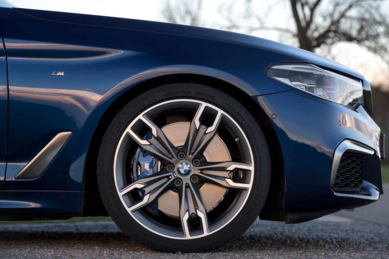 A prueba los BMW M550i xDrive y 530e iPerformance