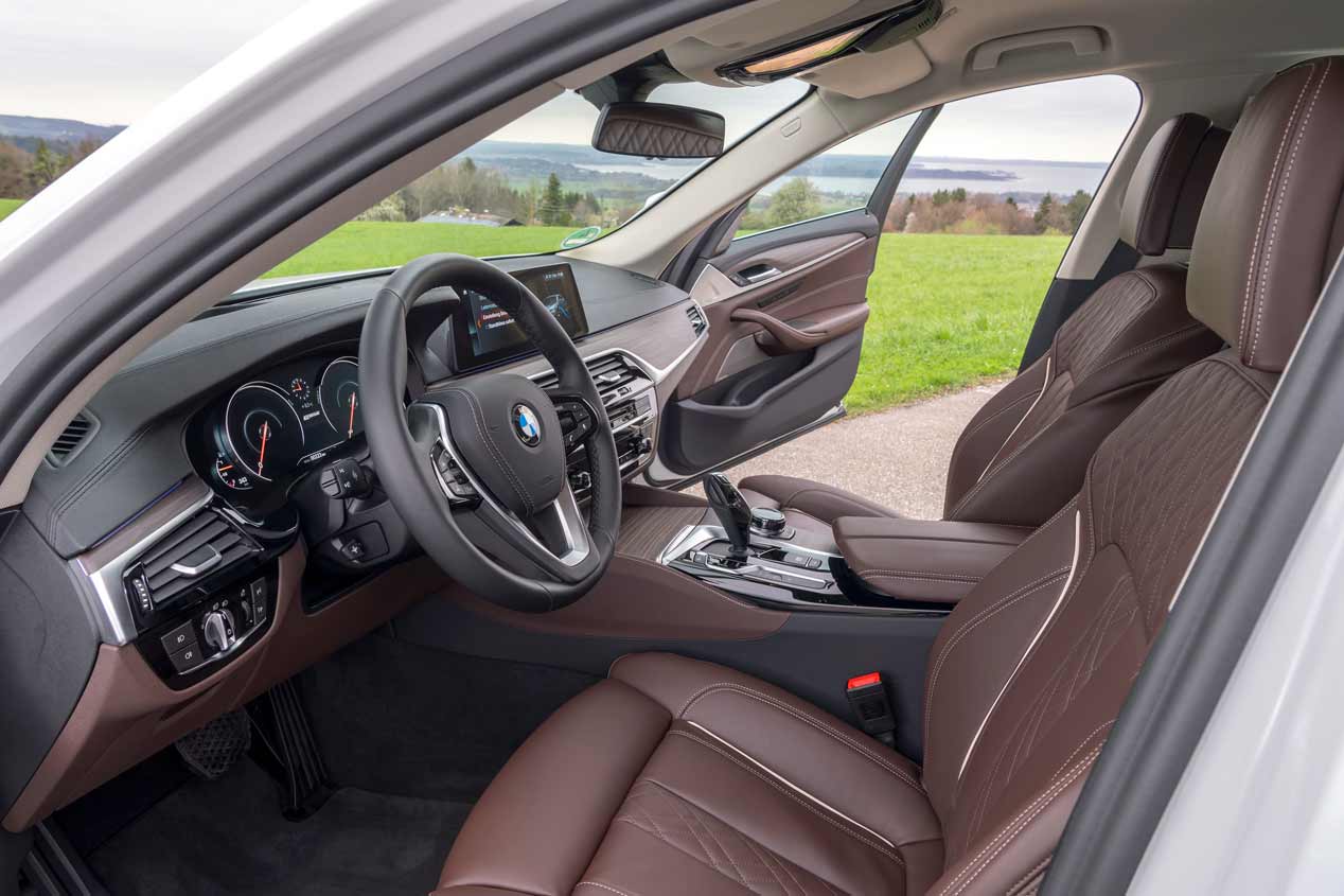 A prueba los BMW M550i xDrive y 530e iPerformance