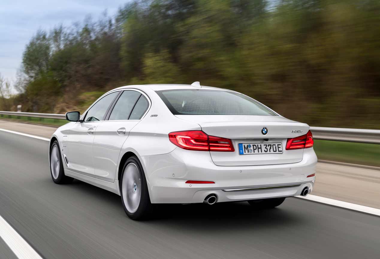 A prueba los BMW M550i xDrive y 530e iPerformance