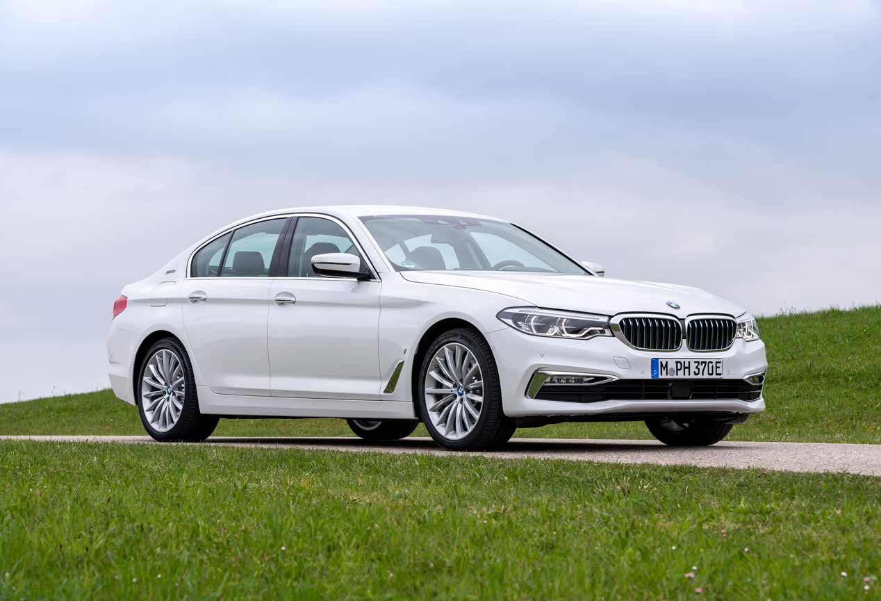 A prueba los BMW M550i xDrive y 530e iPerformance