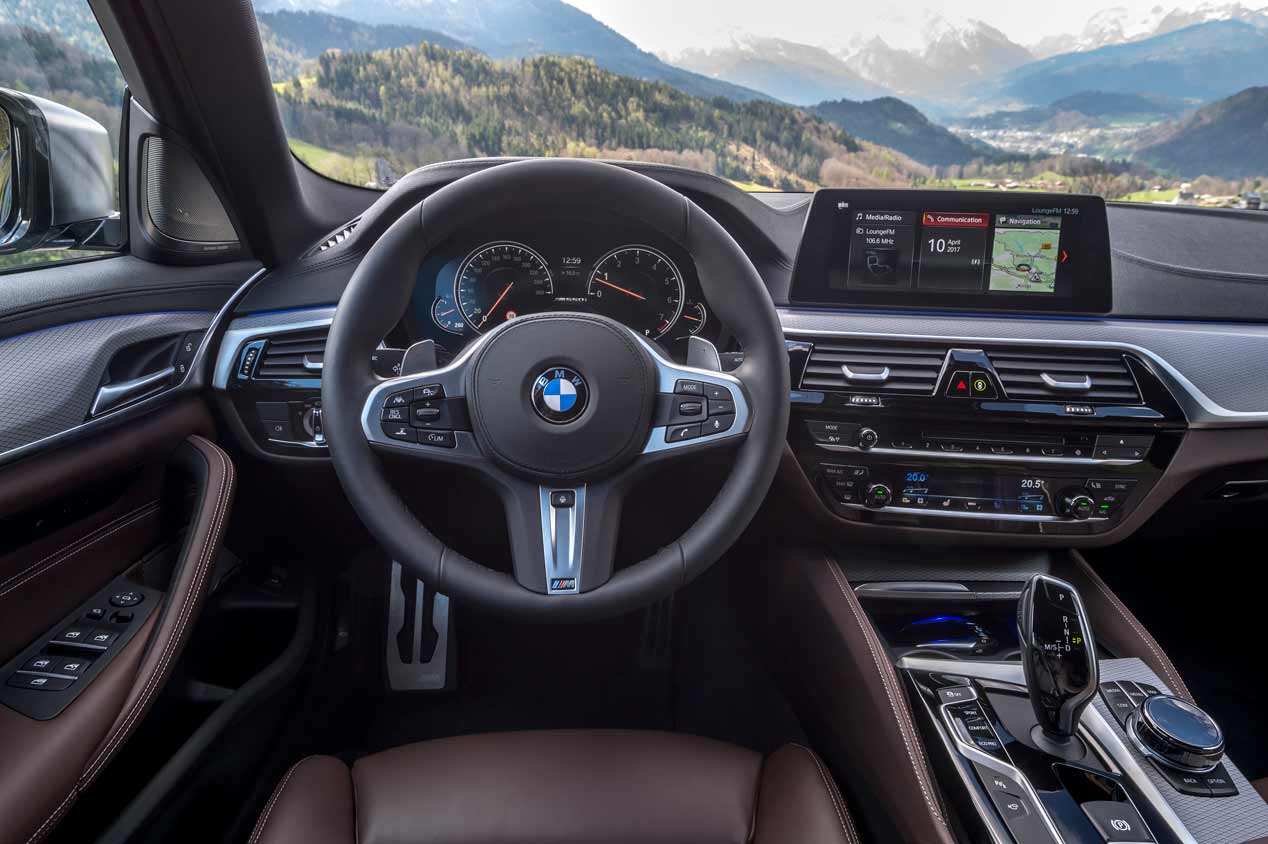 A prueba los BMW M550i xDrive y 530e iPerformance