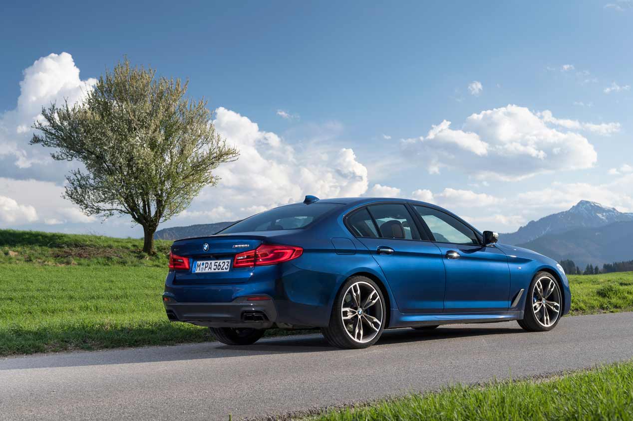 A prueba los BMW M550i xDrive y 530e iPerformance