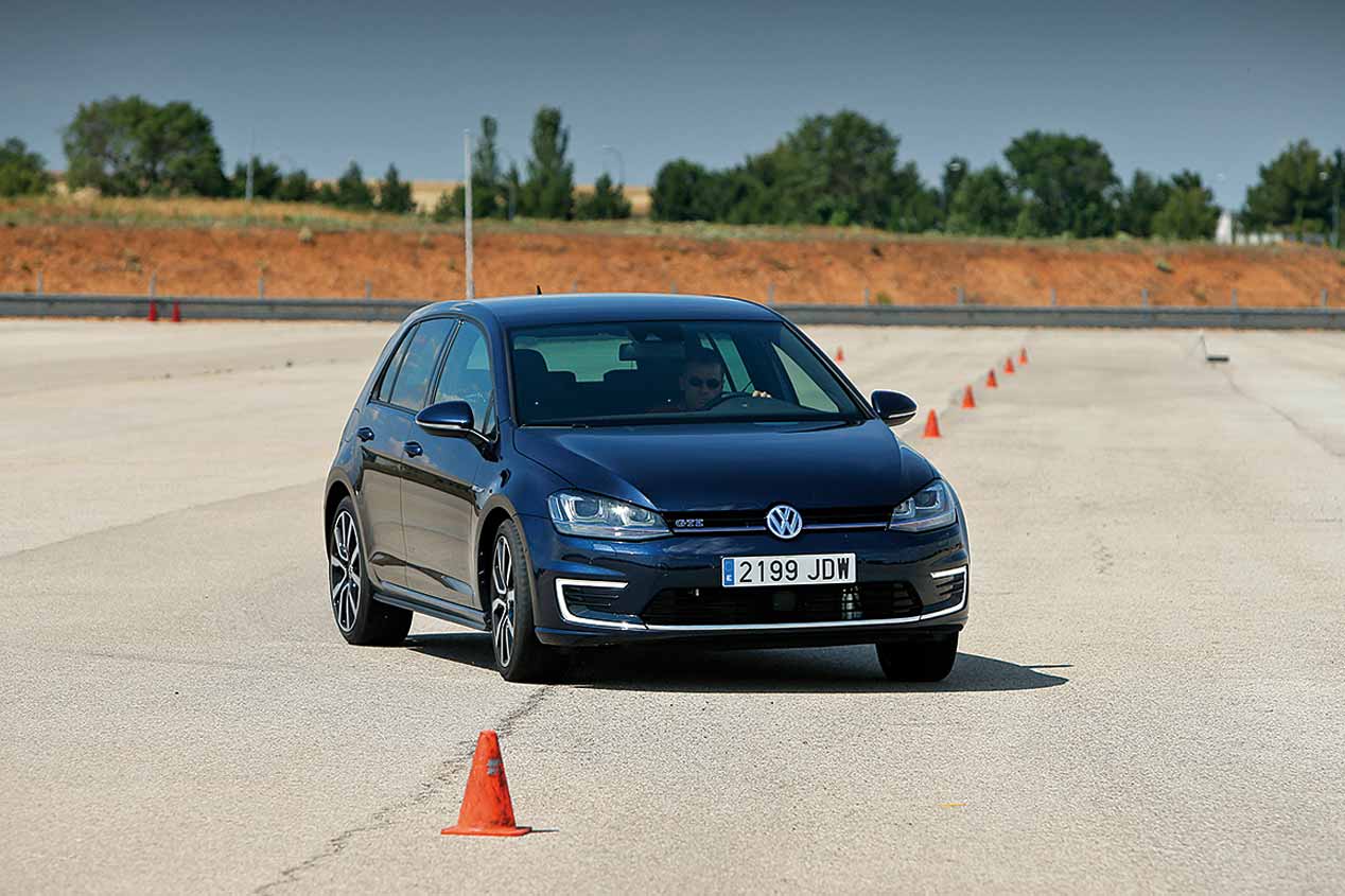 Los coches y los SUV líderes de ventas en España (abril)