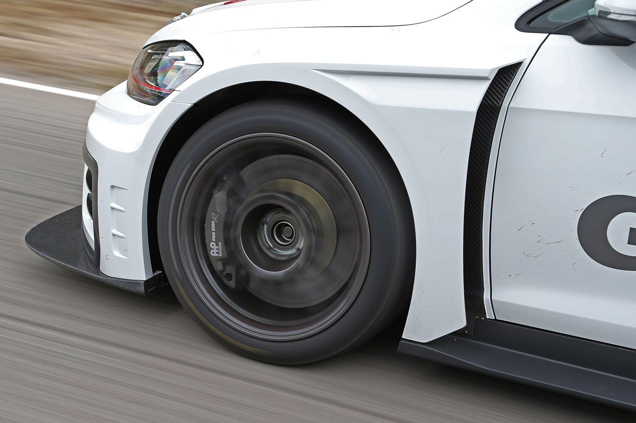 Volkswagen Golf GTI TCR, el coche de carreras de VW