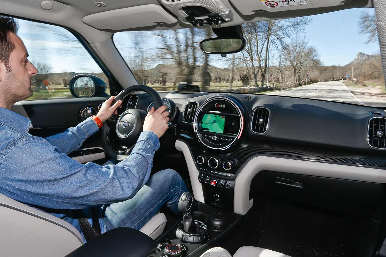 BMW X1 vs Mini Countryman: los probamos y enfrentamos