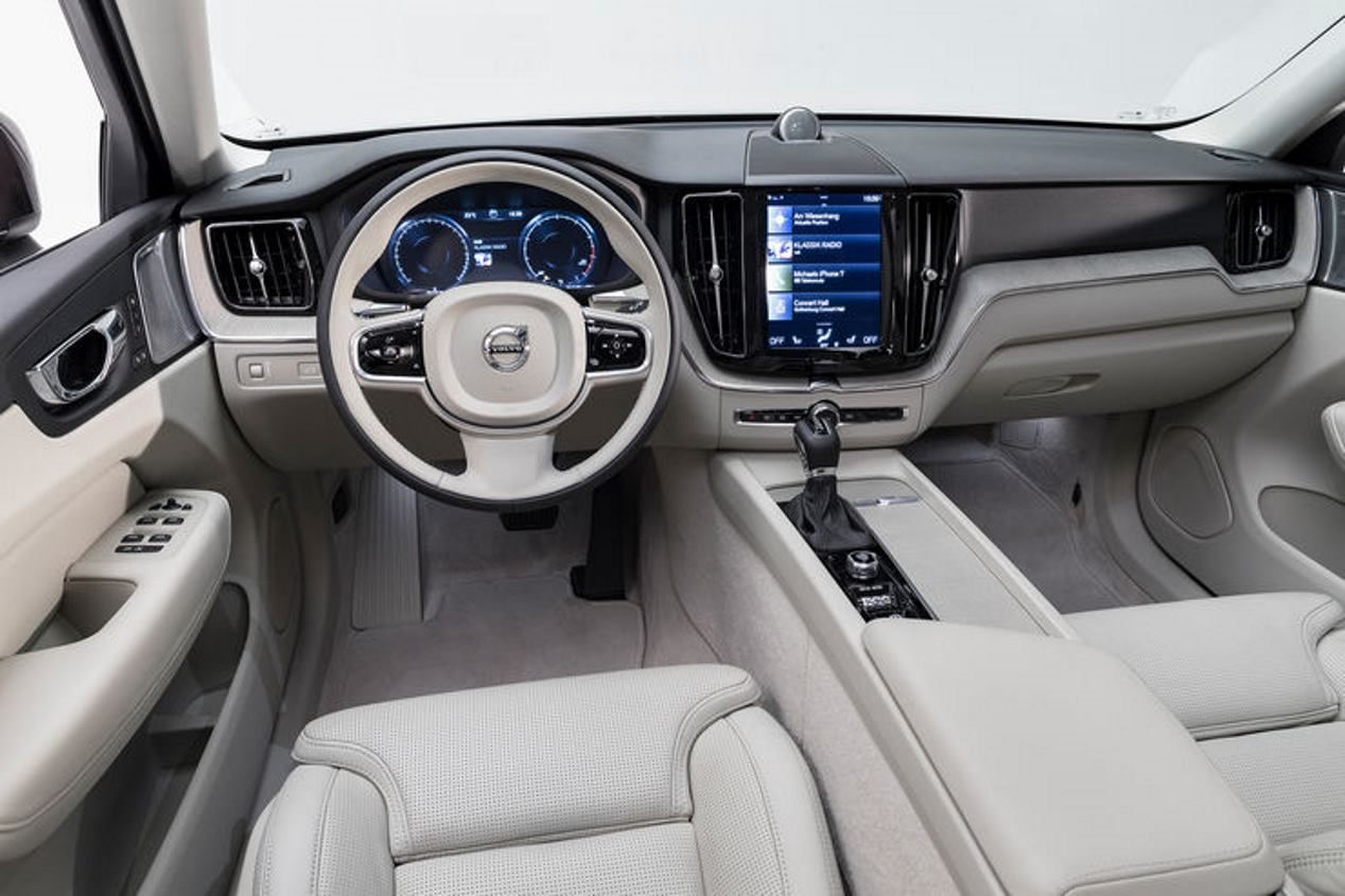 Duelo: el nuevo Volvo XC60 vs el inédito Range Rover Velar