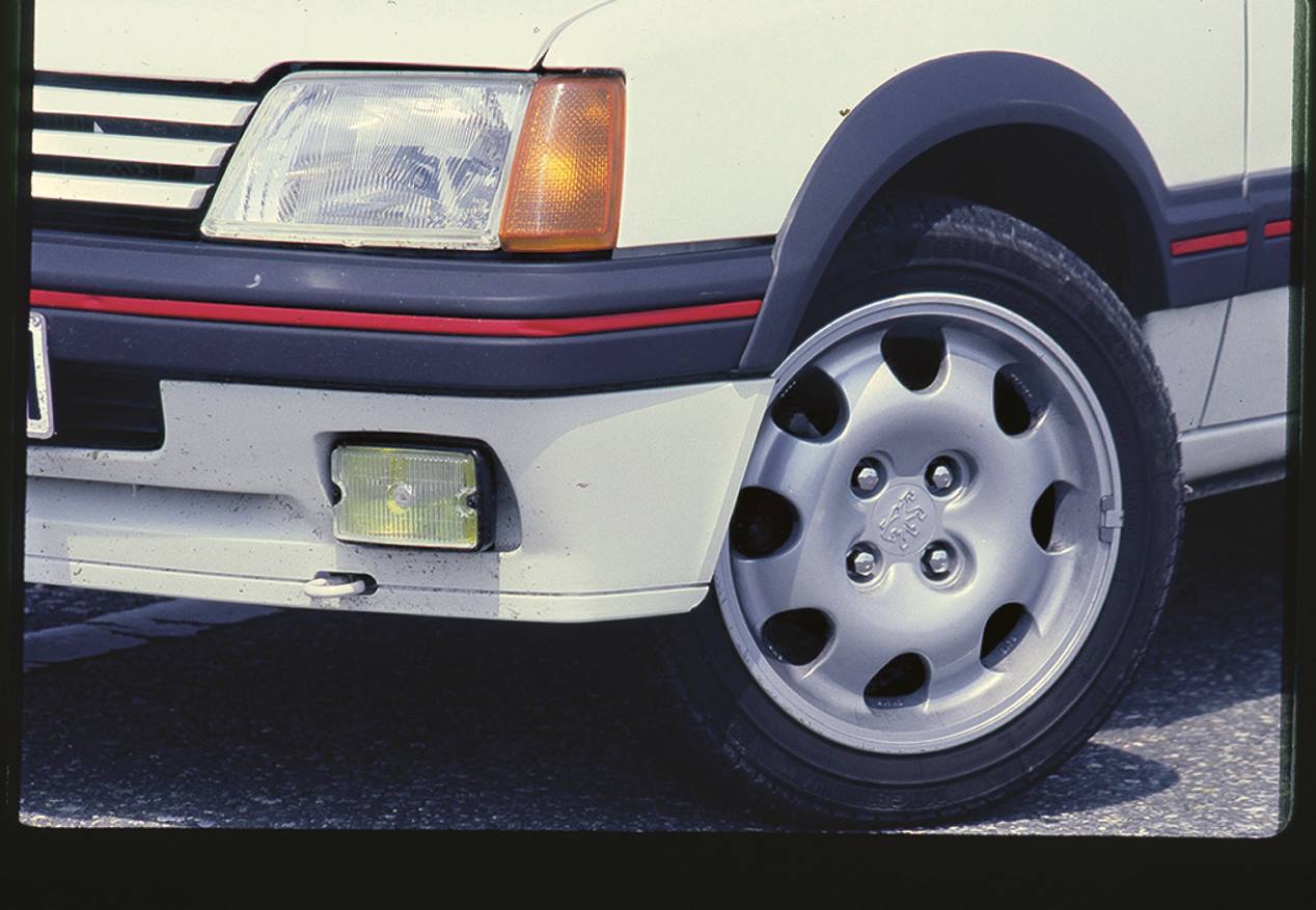 Peugeot 205 GTI, un deportivo popular mítico