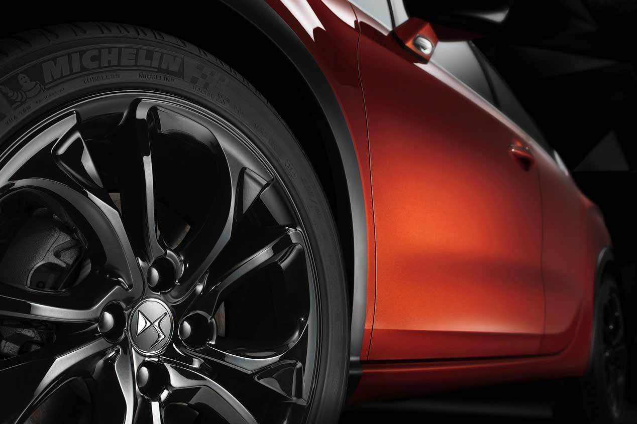 DS 4 Crossback: color mate para toda la gama