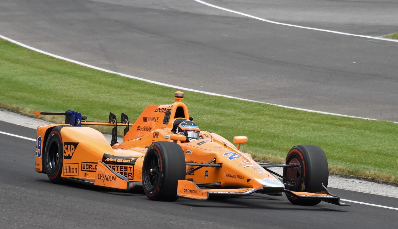 500 Millas de Indianápolis: Alonso, fuera de carrera al romper el motor