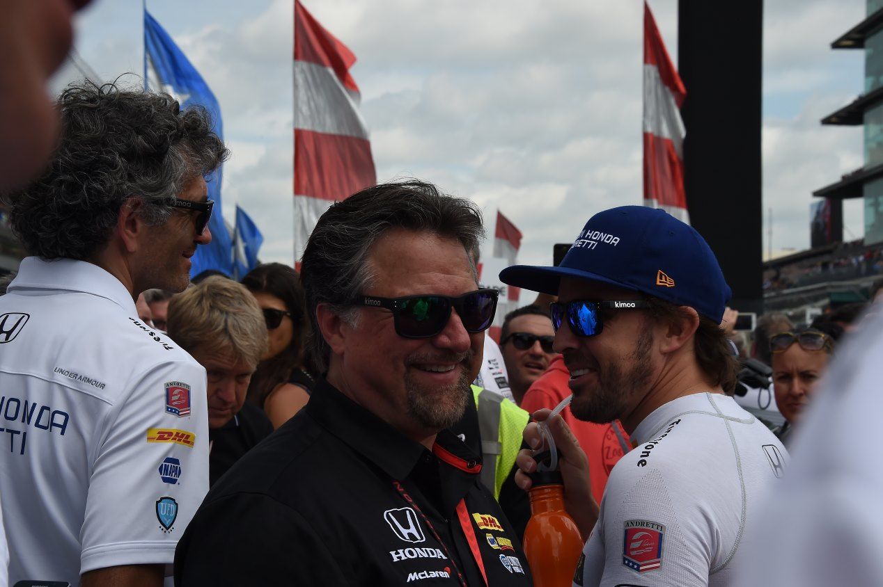 500 Millas de Indianápolis: Alonso, fuera de carrera al romper el motor